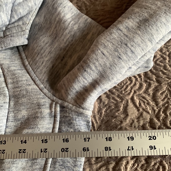 Lululemon Scuba Hoodie. Front zipper, gray. Sz:6 - Picture 12 of 16